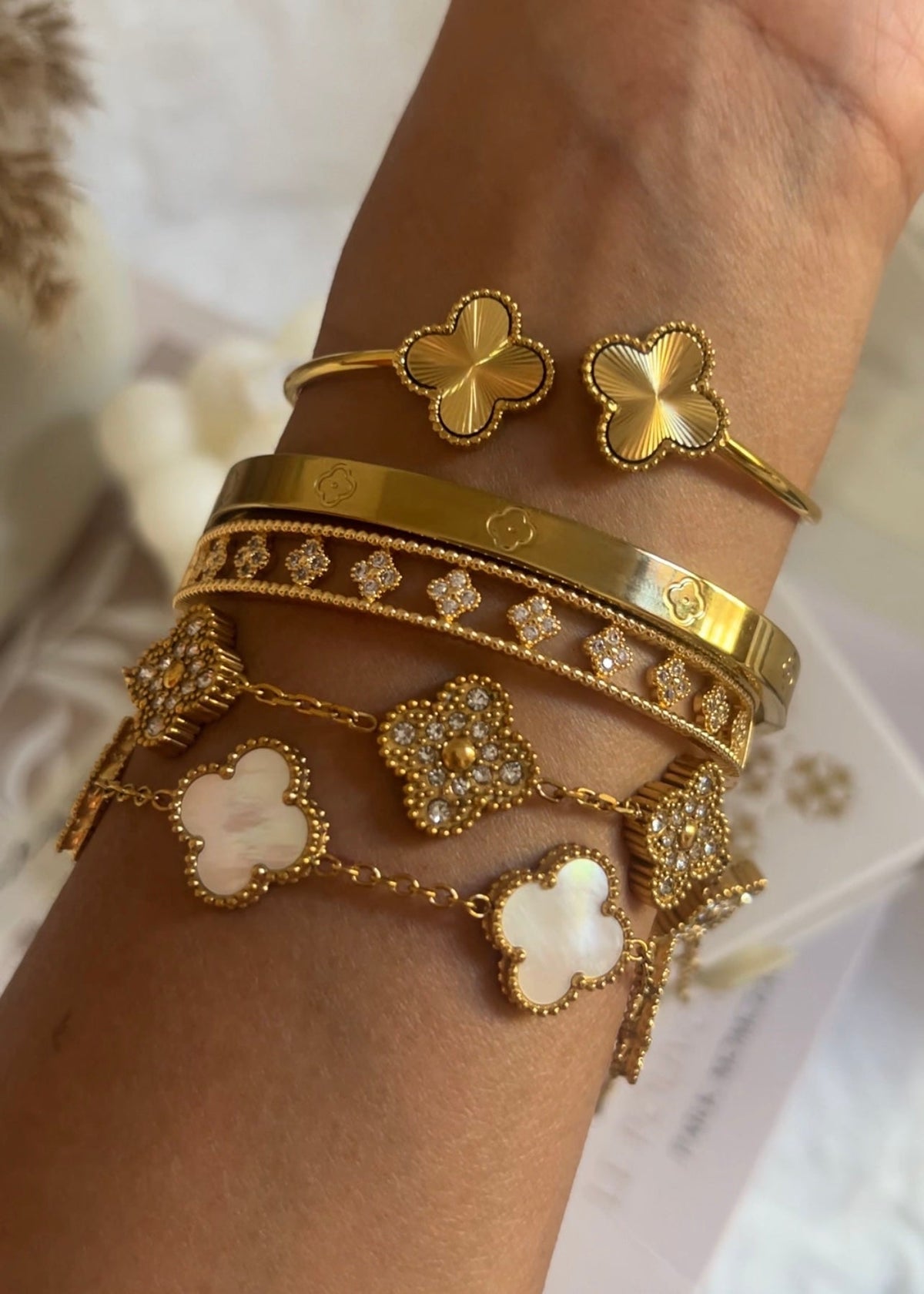 Majesty Jewelry Clover Natural Shell Armband 18K Vergoldet Gold