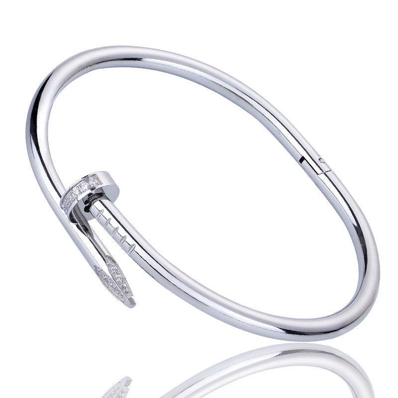 Majesty Jewelry Diamond Nail Armreif 18K Vergoldet 6 cm
