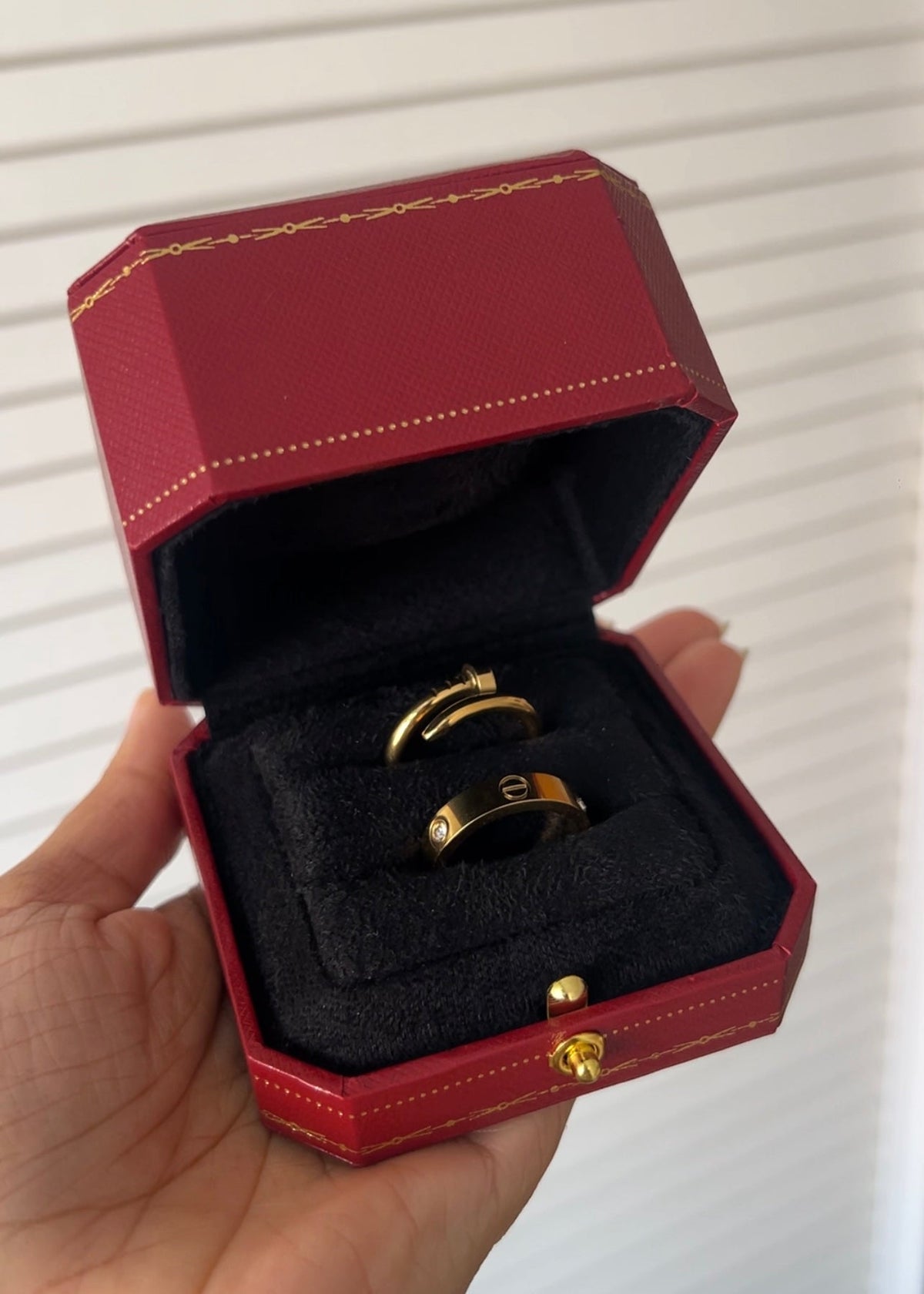 Majesty Jewelry Carrie Love Ring 18K Vergoldet Gold