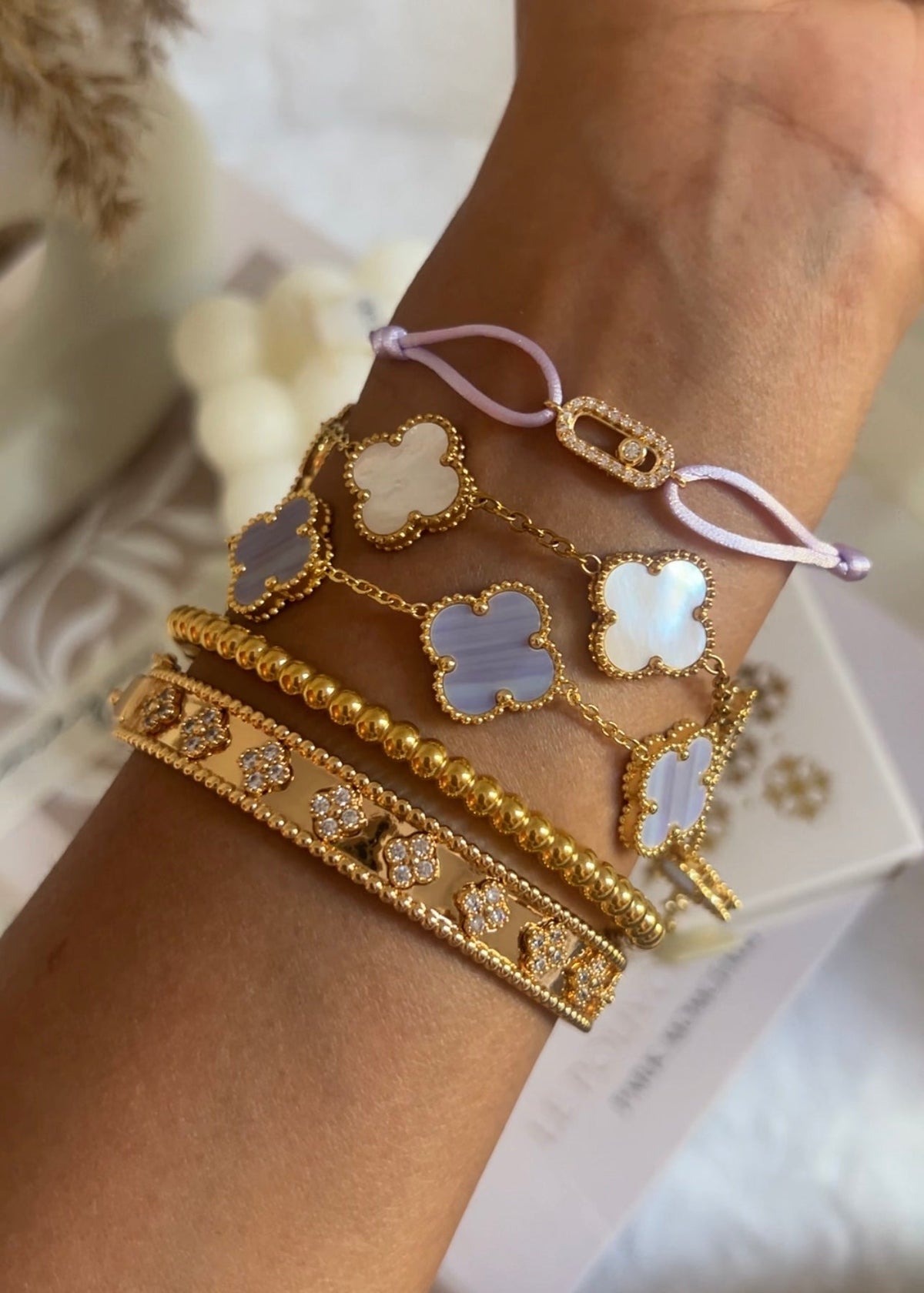 Majesty Jewelry Clover Natural Shell Armband 18K Vergoldet Gold