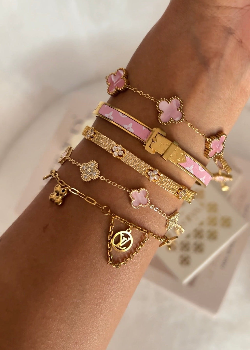 Majesty Jewelry Wanda Armreif 18K Vergoldet 6 cm