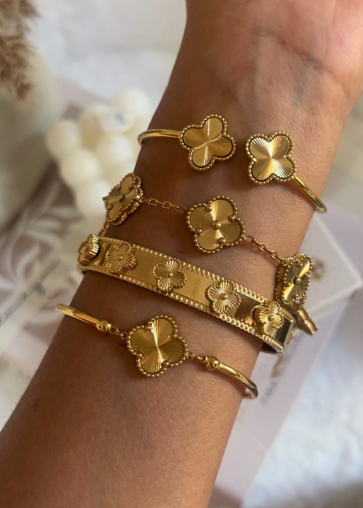 Majesty Jewelry Bangle Honey Clover 18K Vergoldet Gold