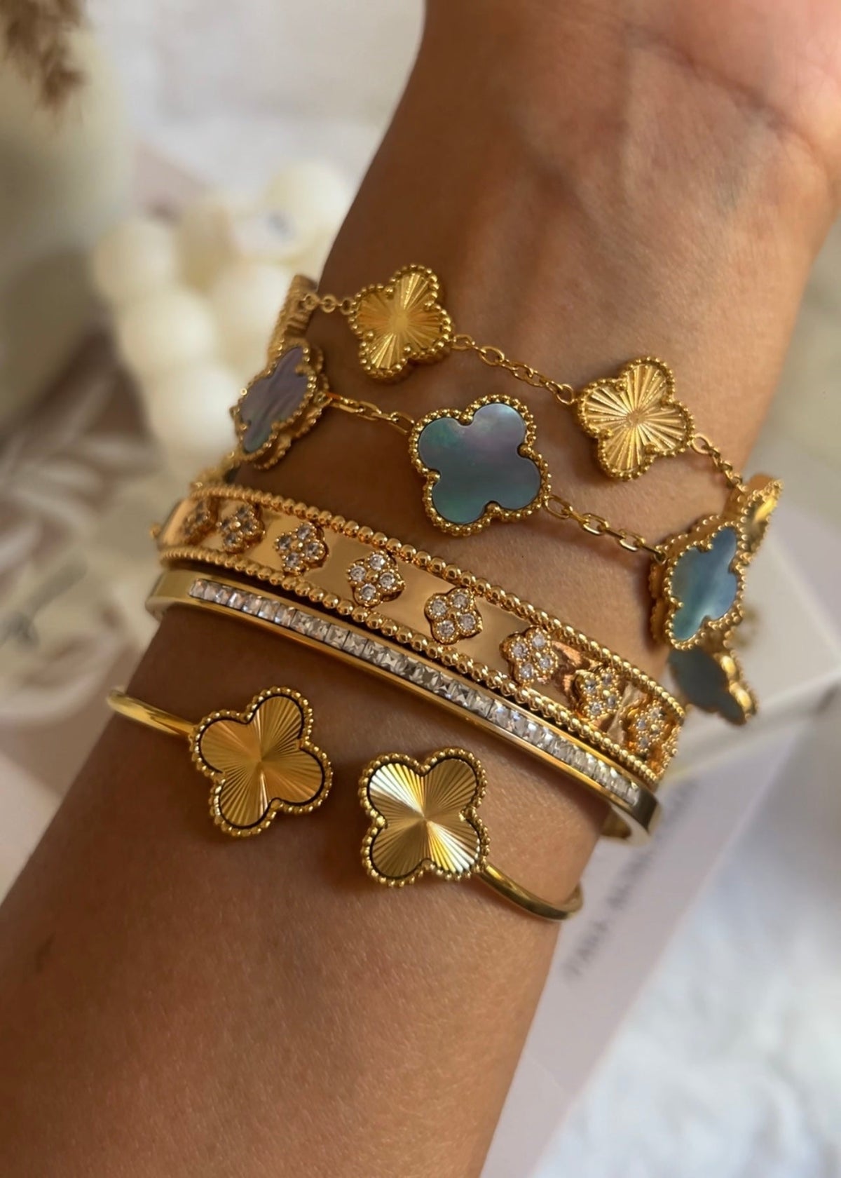 Majesty Jewelry Bangle Honey Clover 18K Vergoldet Gold