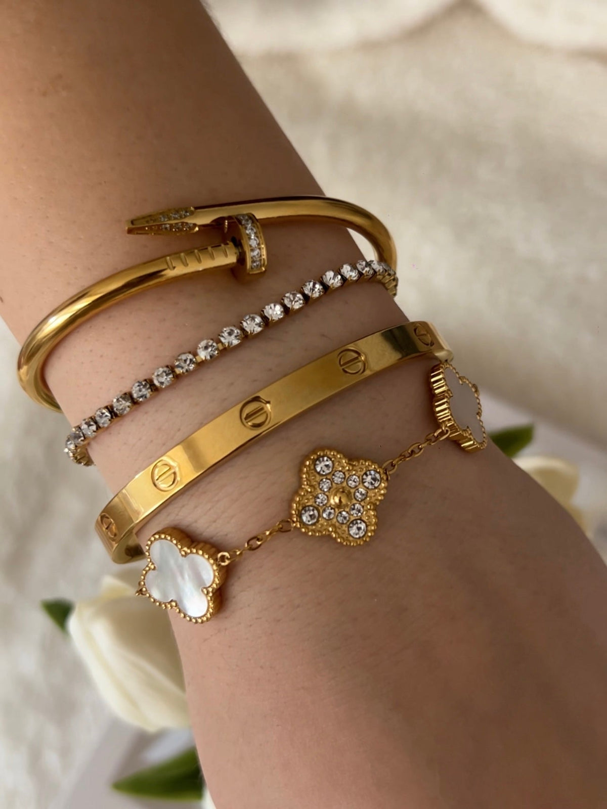 Majesty Jewelry Carrie Armreif 18K Vergoldet 6 cm